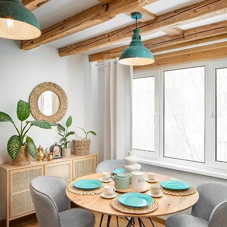 Alexandra's Center Iii Apartment